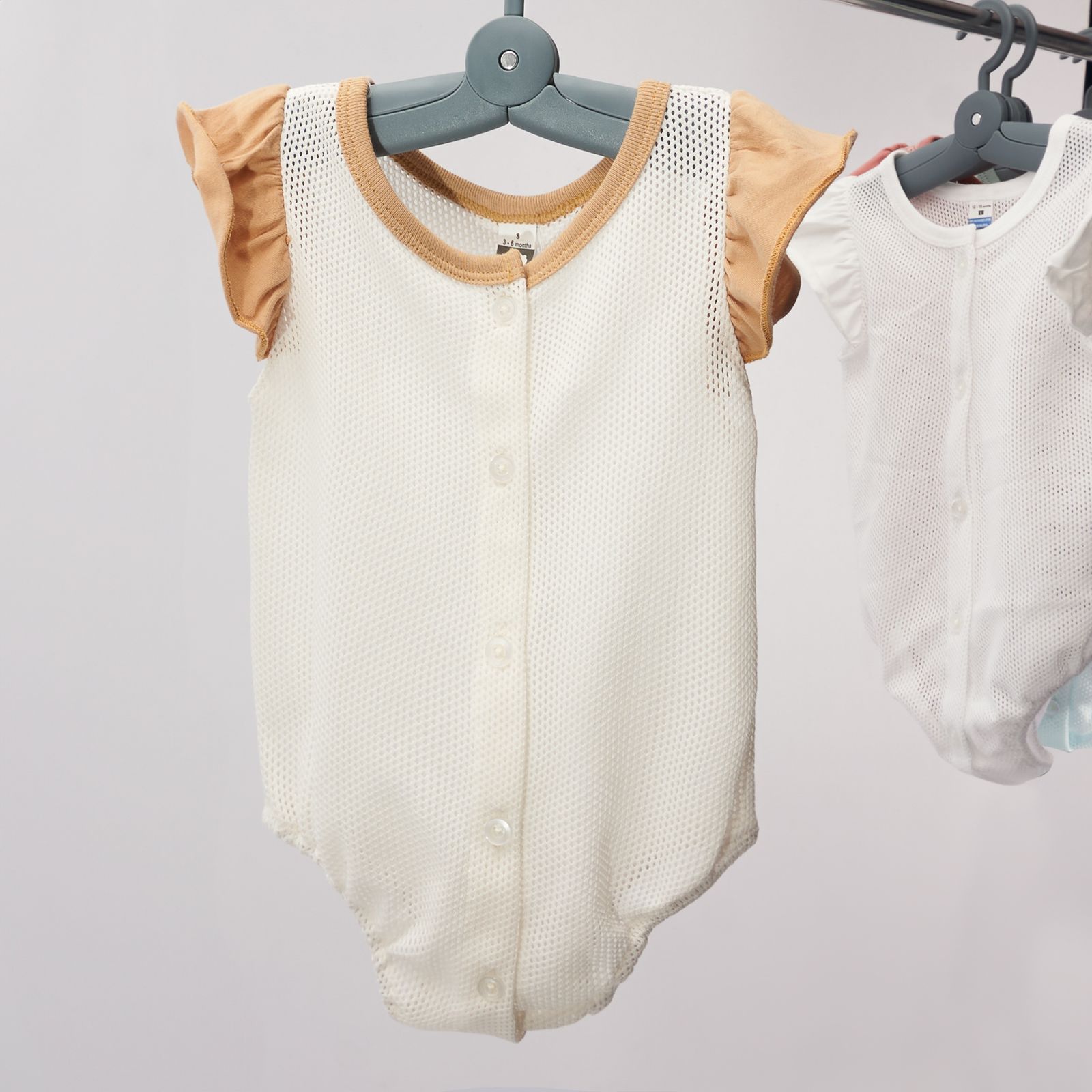 Girl Eyelet Rompers With Ruffled Sleeve Cream - S